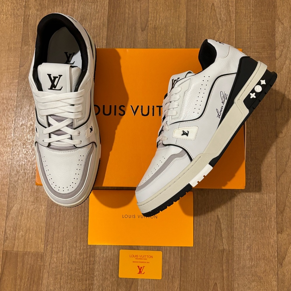 BRAND NEW Louis Vuitton Trainer #54 White/Black